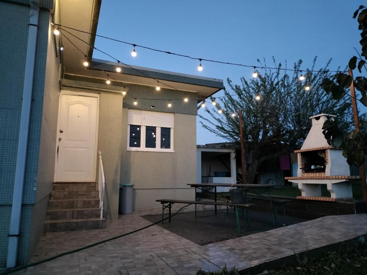 House With Pool And Garden In Esmoriz Near Porto Villa Exteriör bild